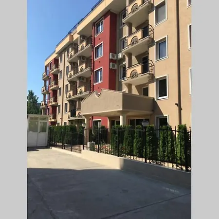 Апартамент Sunny Beach 1-Bdrm Apt In Vip Zone Apartments