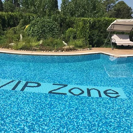 Апартамент Sunny Beach 1-Bdrm Apt In Vip Zone Apartments Слънчев бряг
