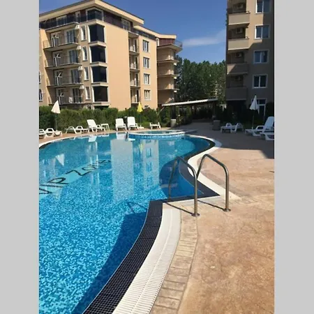 Апартамент Sunny Beach 1-Bdrm Apt In Vip Zone Apartments Слънчев бряг